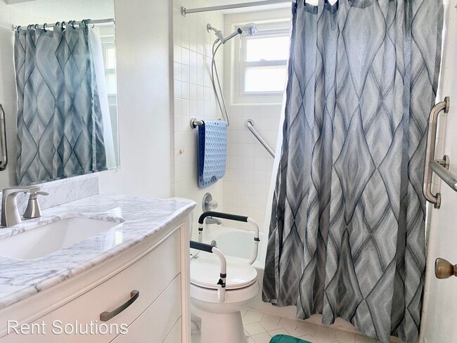 Building Photo - 2 br, 1 bath House - 2419 Harn Blvd