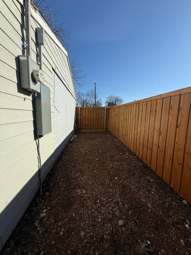 Building Photo - 3911 Orlando Ct