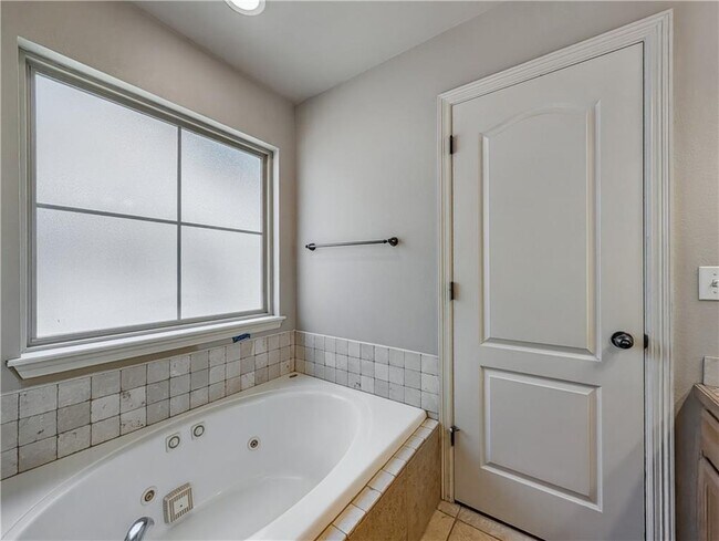 Building Photo - 6011 S 36th St