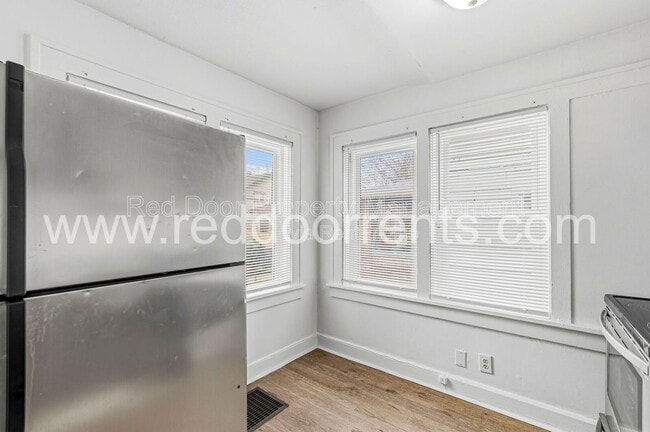 Building Photo - 408 N Oakland Ave