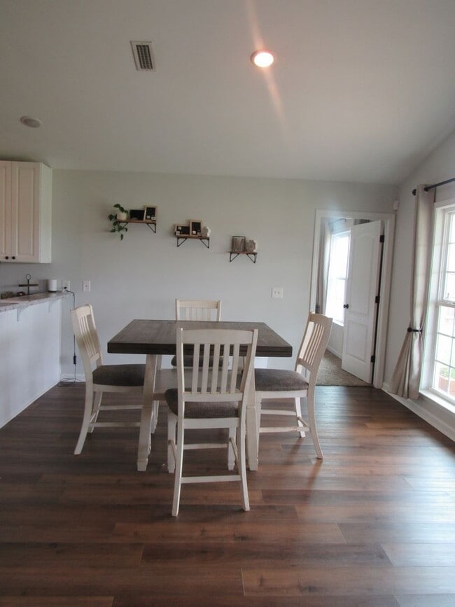 Building Photo - Heritage Place Subdivision!