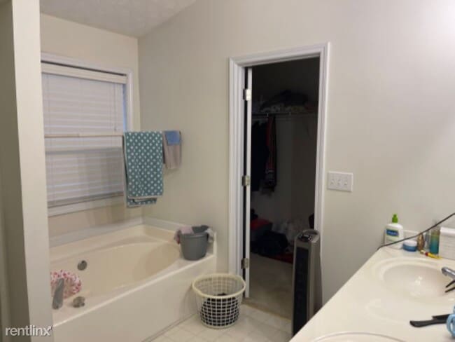 Building Photo - 4 br, 2 bath House - 482 John Stewart Pl
