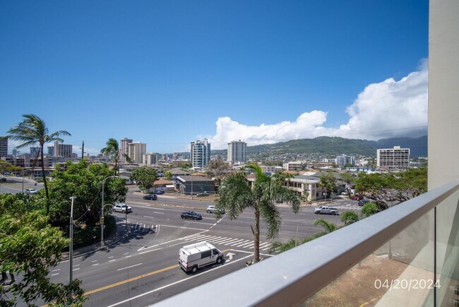 Building Photo - Clean 1BR/1BA/1PKG in Ala Wai Plaza Skyrise.