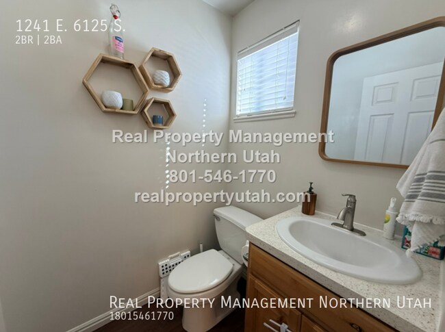 Building Photo - 1241 E 6125 S