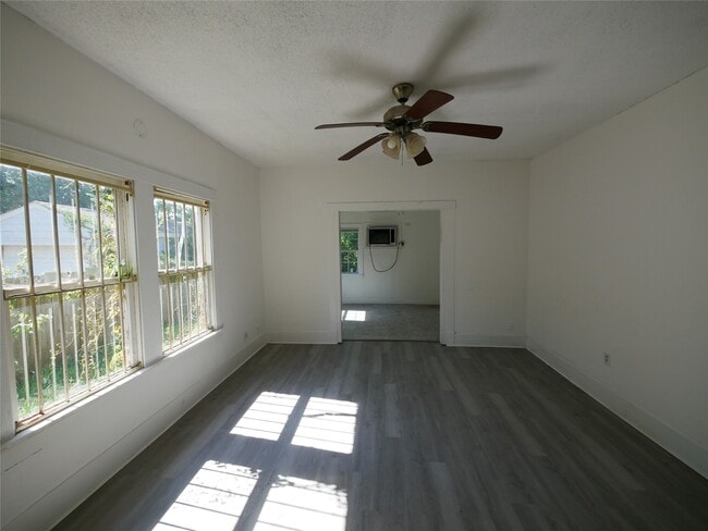 Building Photo - 6124 Goforth St