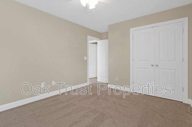 Building Photo - 5185 Celtic Dr