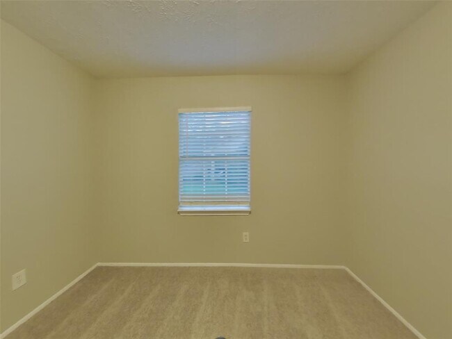 Building Photo - 2842 Pheasant Run