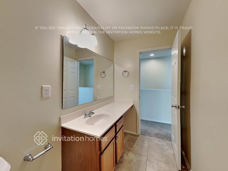 Building Photo - 120 Tulip Dr