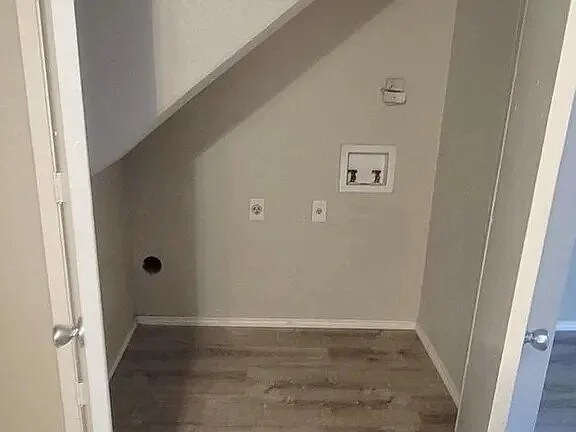 Building Photo - 7500 Chapin Rd