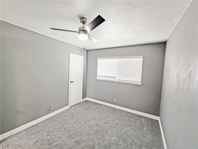 Building Photo - 5409 Mountain View Dr