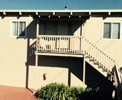 Building Photo - 339 Monroe St