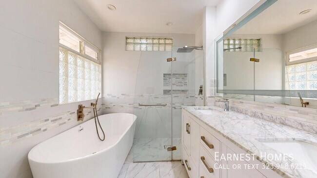 Building Photo - 19022 Sylvan St