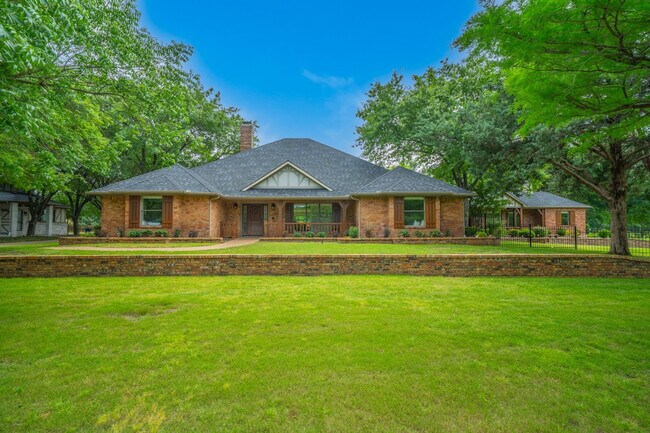 Building Photo - 11501 Custer Trail