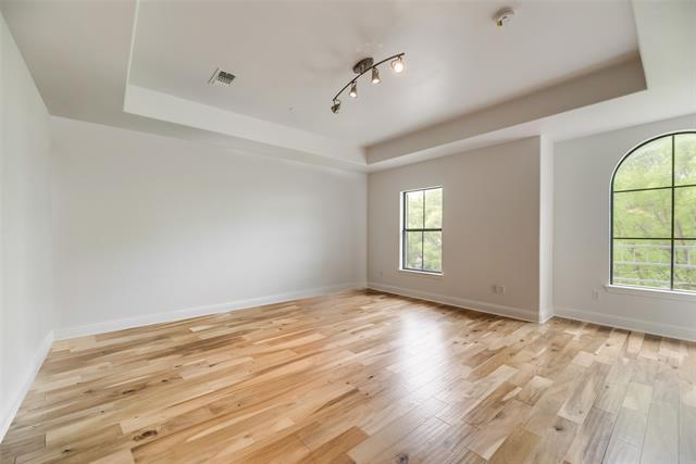 Building Photo - 6755 San Fernando