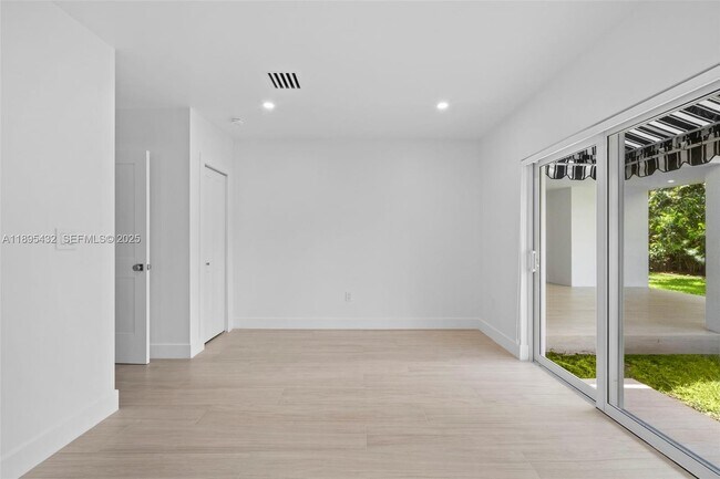 Building Photo - 1617 Washington St