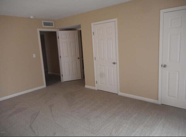 Building Photo - 654 W Gable Ave