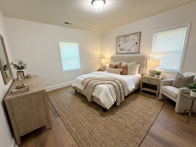 Building Photo - 3739 Rhea Ave