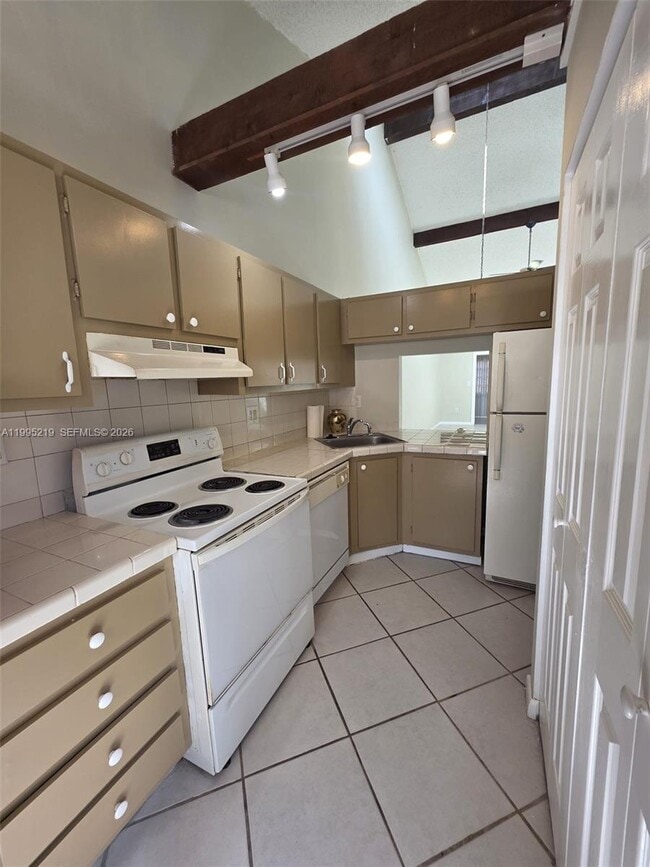 Building Photo - 1752 NW 74th Ave