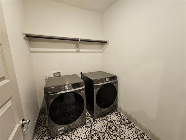 Building Photo - 3216 Southampton Dr