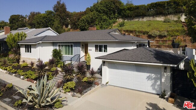 Primary Photo - 4049 Fairway Blvd