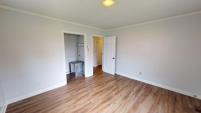 Building Photo - 108 Wilson St