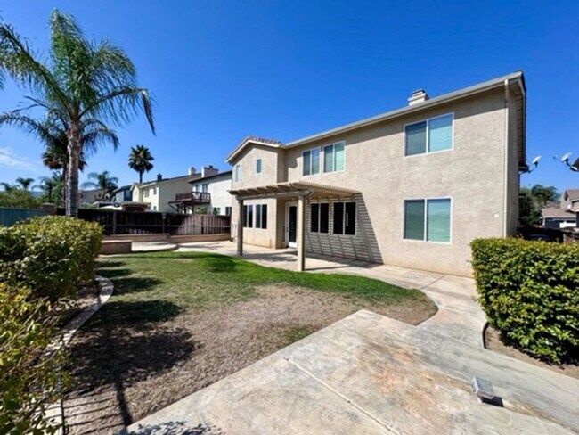Building Photo - Oversized 5 bedroom Copper Canyon Murrieta...