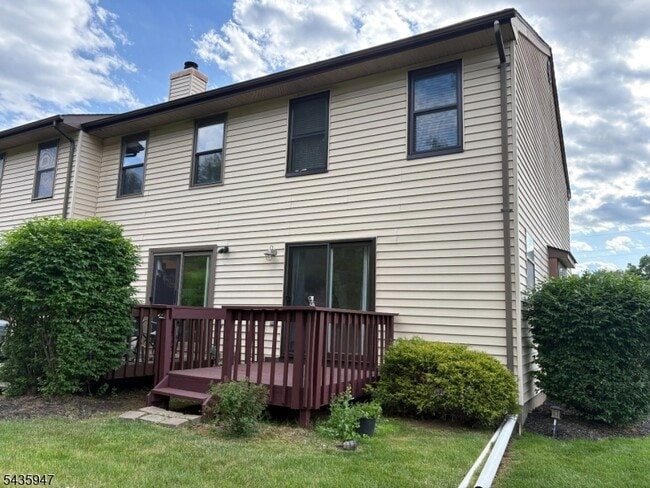 Building Photo - 131 Locust Ct
