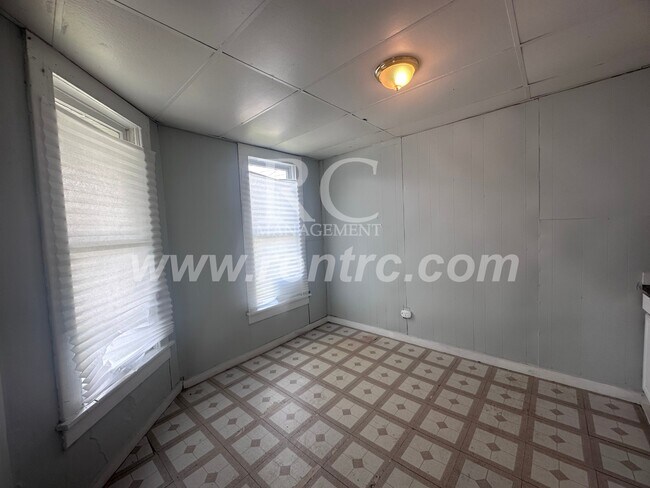 Building Photo - 1135 Jackson-