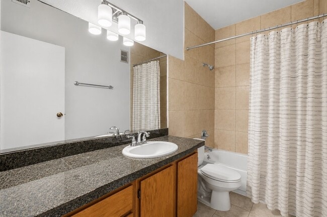 Building Photo - 6602 Harbor Town Dr