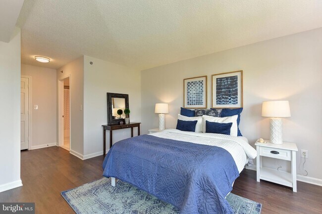 Building Photo - 2151 Jamieson Ave