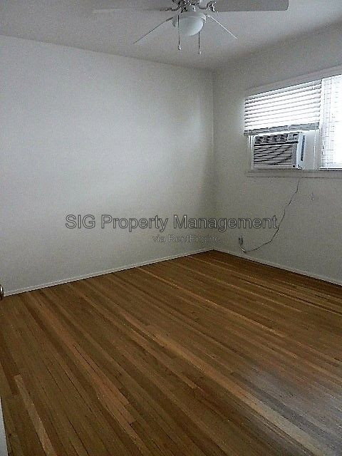 Building Photo - 1702 W Victory Blvd