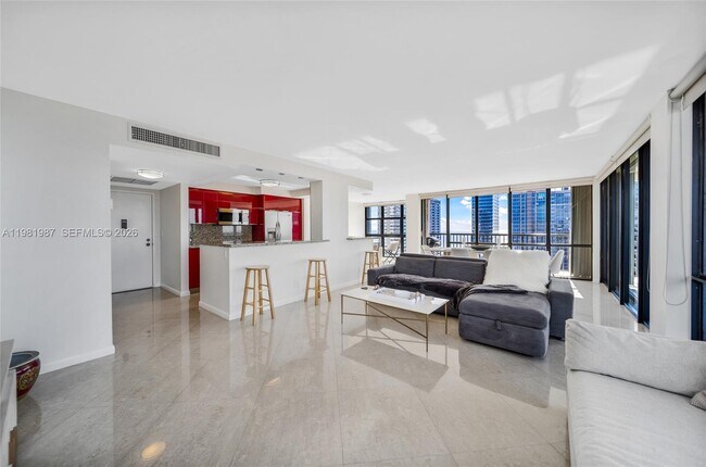 Building Photo - 2017 S Ocean Dr