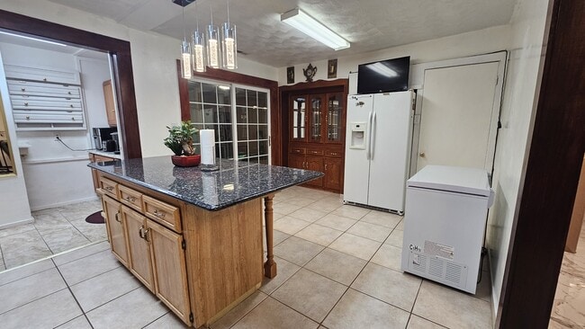 Building Photo - 2216 Dean Dr