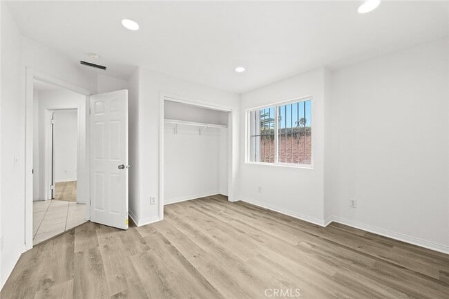Building Photo - 554 Bonita St