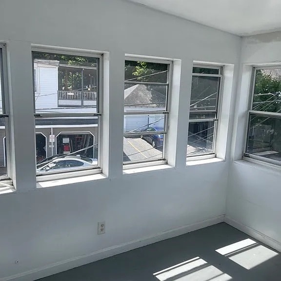 Building Photo - 229 Rollstone St