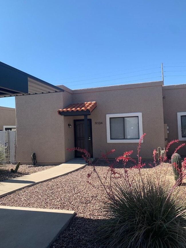 Primary Photo - 9104 E Esperanza Dr