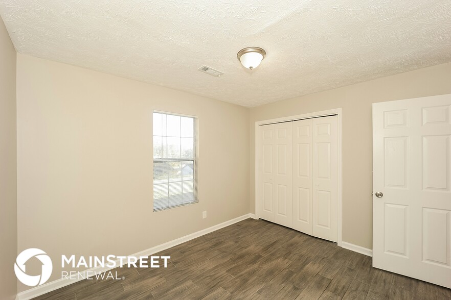 Building Photo - 9195 Fairway Ct