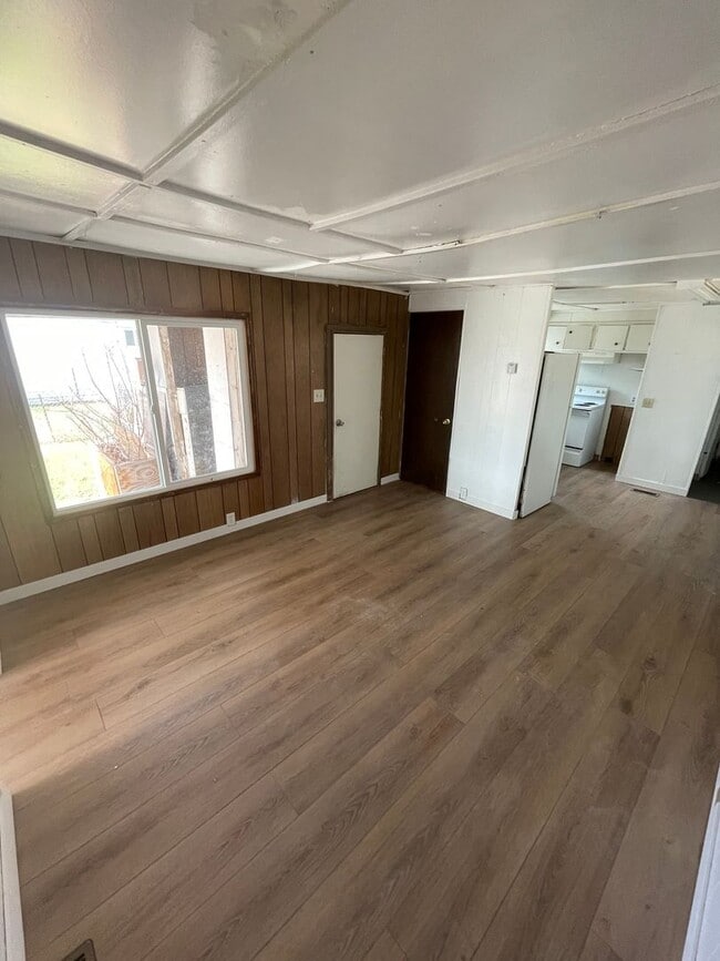 Building Photo - 870 Eden Dr