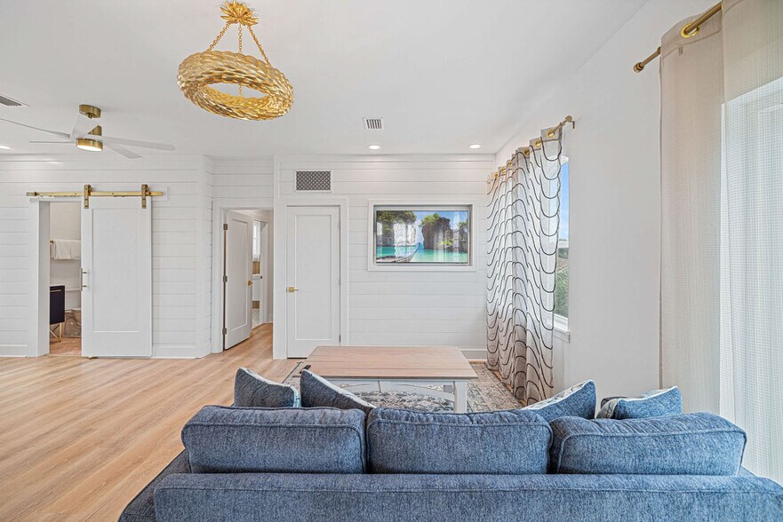 Building Photo - 20 St Francis Dr S