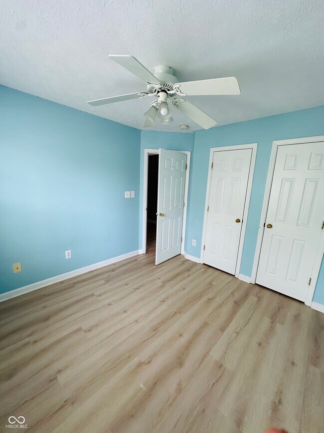 Building Photo - 6932 Thousand Oaks Ln