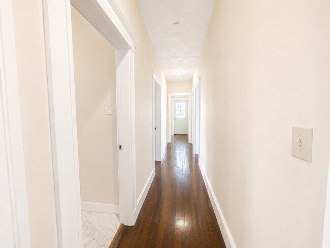 Building Photo - 26 Amaranth Ave