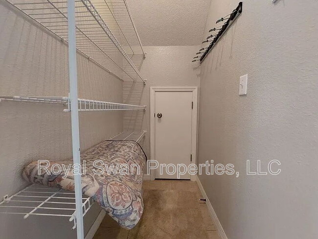Building Photo - 2149 Winterset Dr