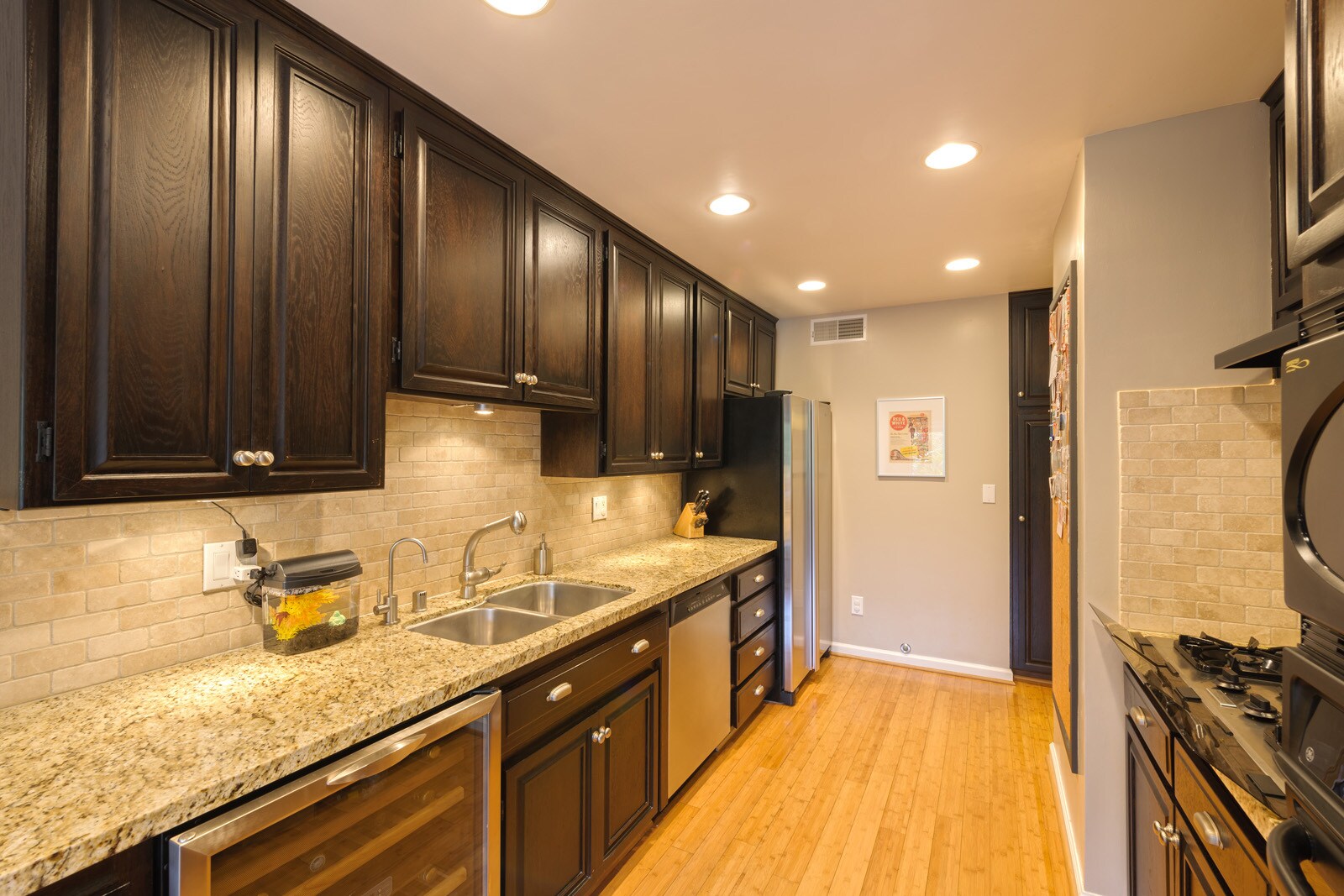 Building Photo - 2663 Centinela Ave