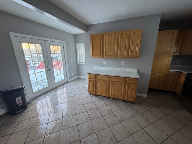 Building Photo - 40 S Whipple St