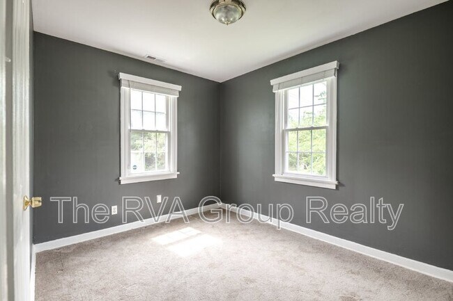 Building Photo - 712 Hill Top Dr