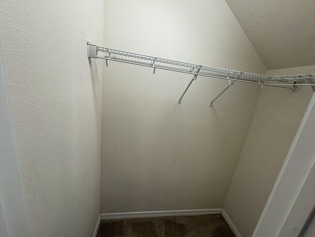 Building Photo - 50% OFF FIRST MONTH RENT* - 5 Bedroom 4 Ba...