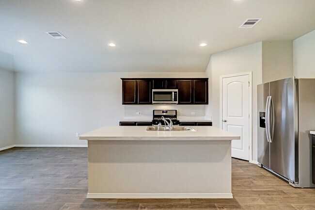 Building Photo - 5603 Providence Green Ct