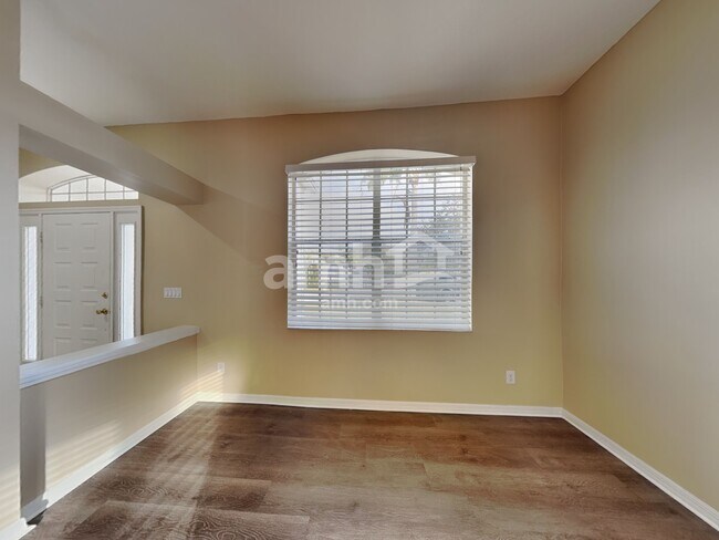 Building Photo - 2462 St Johns Ln