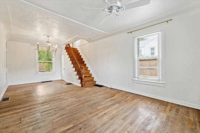 Building Photo - Charming 1-bedroom with office, 1-bathroom...