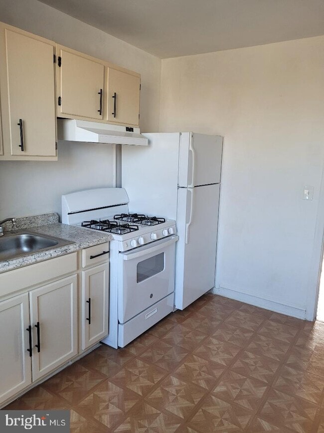 Building Photo - 3436 Erdman Ave